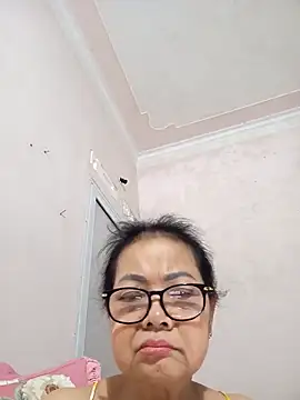 Snapshot of Hotestlove chatting on 9, 4, 2026 Hotestlove online show from 9, 4, 2026