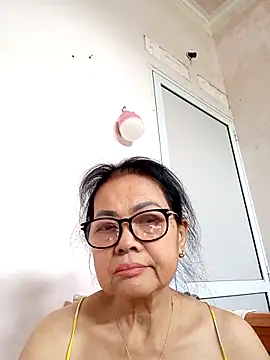 Snapshot of Hotestlove chatting on 11, 4, 2026 Hotestlove online show from 11, 4, 2026