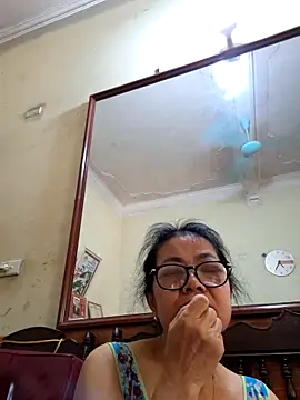 Snapshot of Hotestlove chatting on 13, 4, 2026 Hotestlove online show from 13, 4, 2026