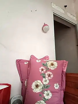 Snapshot of Hotestlove chatting on 15, 4, 2026 Hotestlove online show from 15, 4, 2026