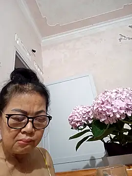 Snapshot of Hotestlove chatting on 21, 4, 2026 Hotestlove online show from 21, 4, 2026
