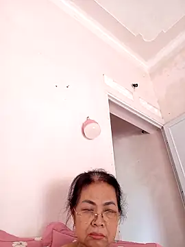 Snapshot of Hotestlove chatting on 4, 5, 2026 Hotestlove online show from 4, 5, 2026