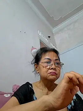 Snapshot of Hotestlove chatting on 12, 5, 2026 Hotestlove online show from 12, 5, 2026