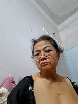 Snapshot of Hotestlove chatting on 13, 5, 2026 Hotestlove online show from 13, 5, 2026