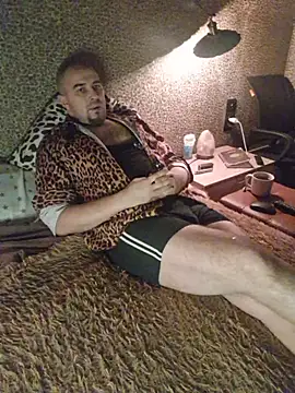 Foxyshaved online show from 27, 11, 2025