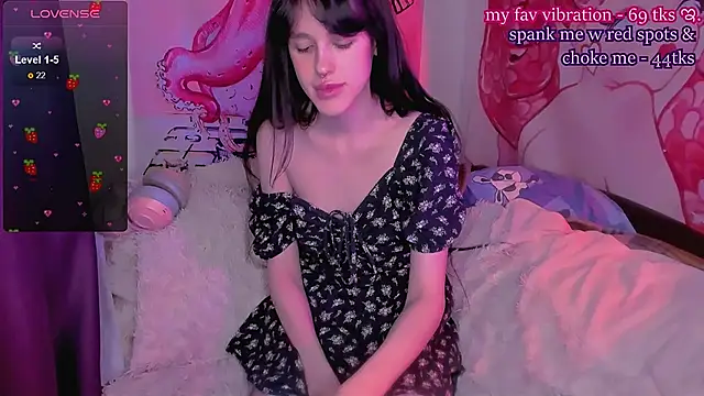 Snapshot of Sofagreen_ chatting on 4, 12, 2024 Sofagreen online show from 4, 12, 2024