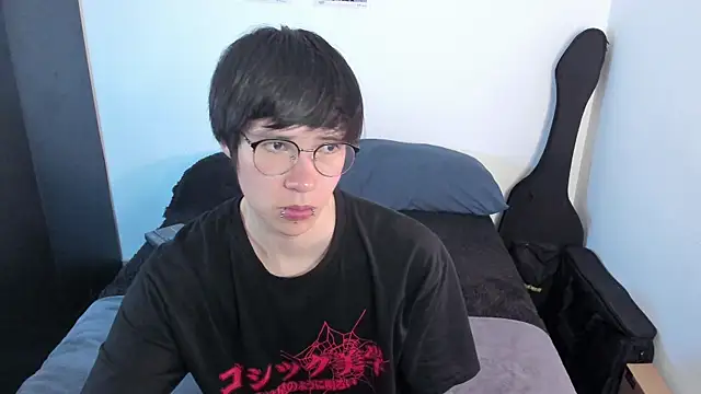 Snapshot of Aventure_Twinks chatting on 22, 4, 2026 Aventure Twinks online show from 22, 4, 2026