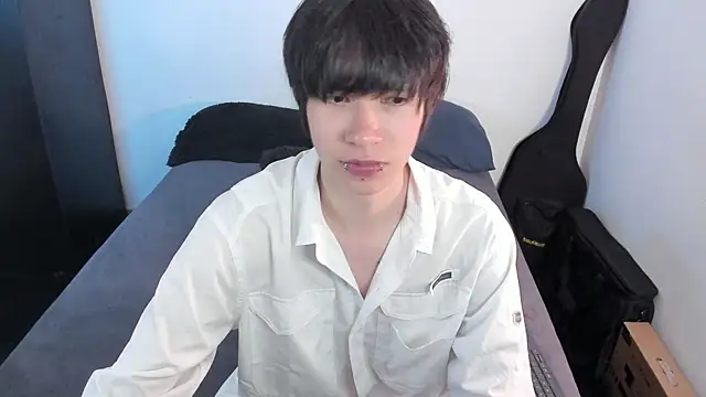 Snapshot of Aventure_Twinks chatting on 23, 4, 2026 Aventure Twinks online show from 23, 4, 2026