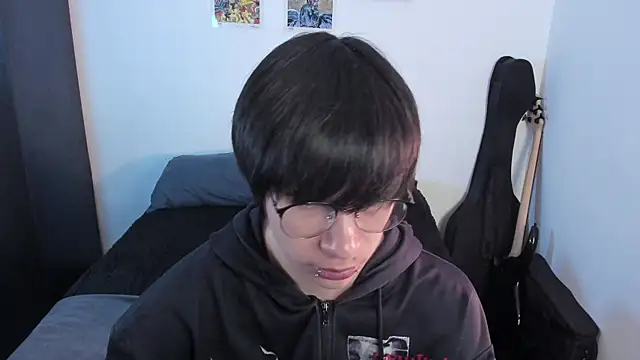 Snapshot of Aventure_Twinks chatting on 15, 5, 2026 Aventure Twinks online show from 15, 5, 2026