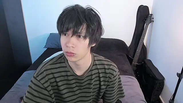Snapshot of Aventure_Twinks chatting on 17, 5, 2026 Aventure Twinks online show from 17, 5, 2026