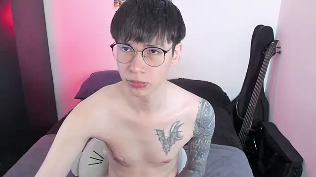 Snapshot of Aventure_Twinks chatting on 12, 6, 2026 Aventure Twinks online show from 12, 6, 2026