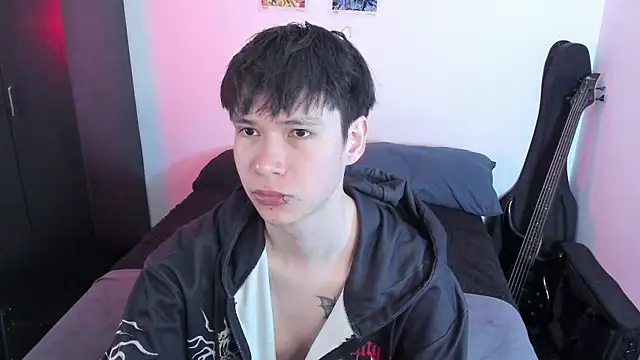 Snapshot of Aventure_Twinks chatting on 13, 6, 2026 Aventure Twinks online show from 13, 6, 2026