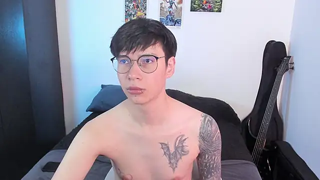 Snapshot of Aventure_Twinks chatting on 16, 6, 2026 Aventure Twinks online show from 16, 6, 2026