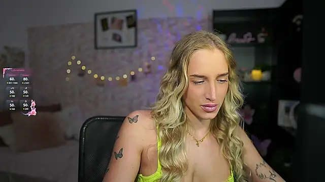 Nicolette  Shea  online show from 11, 3, 2025