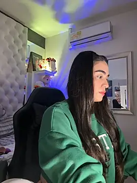 Snapshot of ZarahEvans chatting on 10, 10, 2025 ZarahEvans online show from 10, 10, 2025