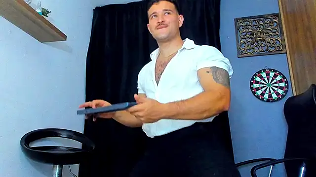 Snapshot of AndrewDiaz chatting on 7, 6, 2026 AndrewDiaz online show from 7, 6, 2026