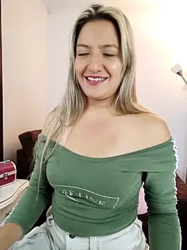 Snapshot of valeriahunter1 chatting on 3, 1, 2025 valeriahunter1 online show from 3, 1, 2025