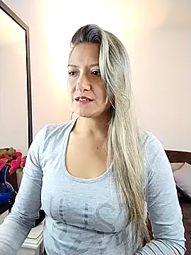 Snapshot of valeriahunter1 chatting on 5, 11, 2025 valeriahunter1 online show from 5, 11, 2025