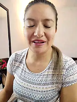 Snapshot of valeriahunter1 chatting on 20, 11, 2025 valeriahunter1 online show from 20, 11, 2025