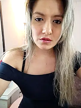 Snapshot of valeriahunter1 chatting on 1, 12, 2025 valeriahunter1 online show from 1, 12, 2025