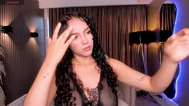 Snapshot of anahi_curlie1 chatting on 26, 4, 2026 anahi curlie1 online show from 26, 4, 2026