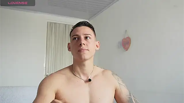 Snapshot of Muscle_King_Cum chatting on 24, 4, 2026 Muscle King Cum online show from 24, 4, 2026