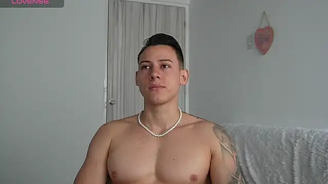 Snapshot of Muscle_King_Cum chatting on 25, 5, 2026 Muscle King Cum online show from 25, 5, 2026
