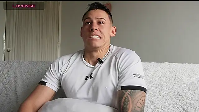 Snapshot of Muscle_King_Cum chatting on 28, 5, 2026 Muscle King Cum online show from 28, 5, 2026
