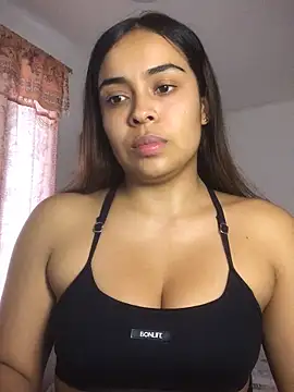 Snapshot of JuanaSimons chatting on 2, 5, 2026 JuanaSimons online show from 2, 5, 2026