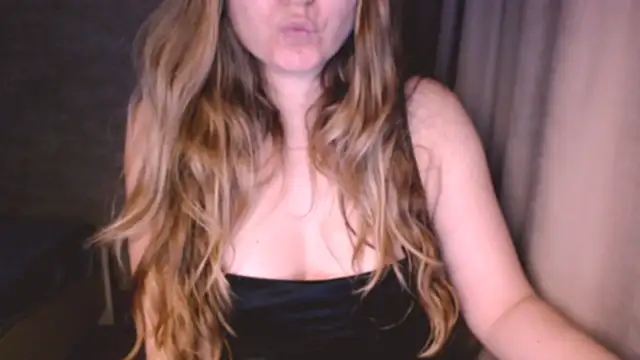 Snapshot of fiona_cute_2 chatting on 19, 10, 2025 fiona cute 2 online show from 19, 10, 2025