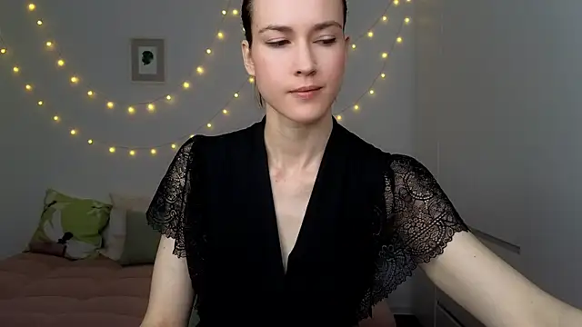 Snapshot of AliciaNewell chatting on 3, 7, 2026 AliciaNewell online show from 3, 7, 2026