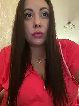 Snapshot of DaisyStreet chatting on 7, 7, 2026 DaisyStreet online show from 7, 7, 2026