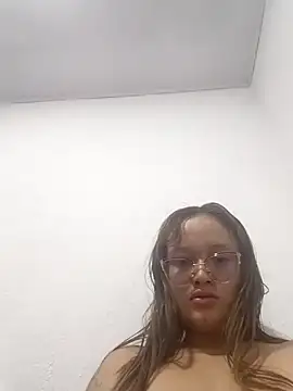 Snapshot of lucyy06 chatting on 28, 5, 2026 lucyy06 online show from 28, 5, 2026