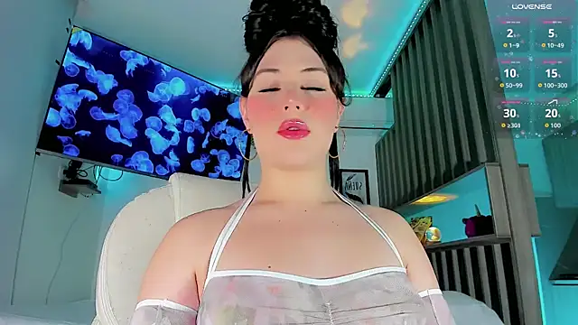 Ashlycuute online show from 13, 9, 2025