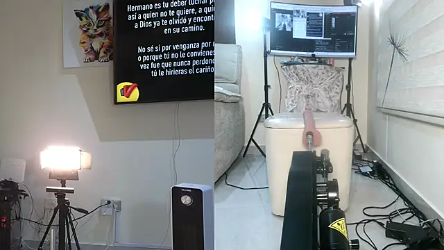 Snapshot of Alondra_fetish chatting on 7, 11, 2025 Alondra fetish online show from 7, 11, 2025