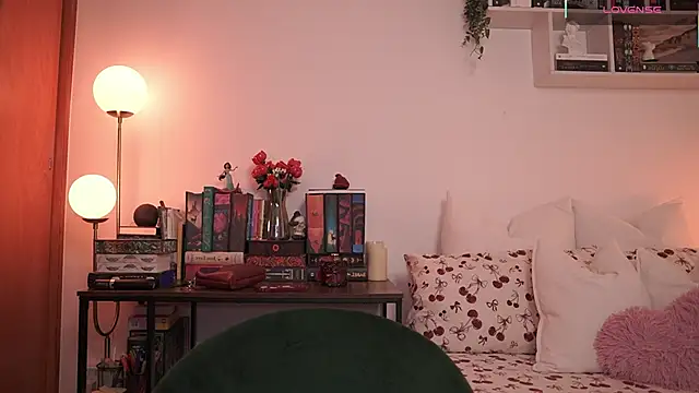 Snapshot of EmilyxRose_- chatting on 5, 10, 2025 EmilyxRose - online show from 5, 10, 2025