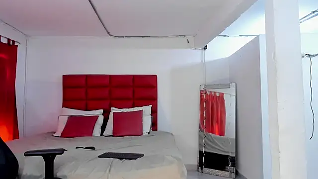 LyonGallego  online show from 15, 12, 2025