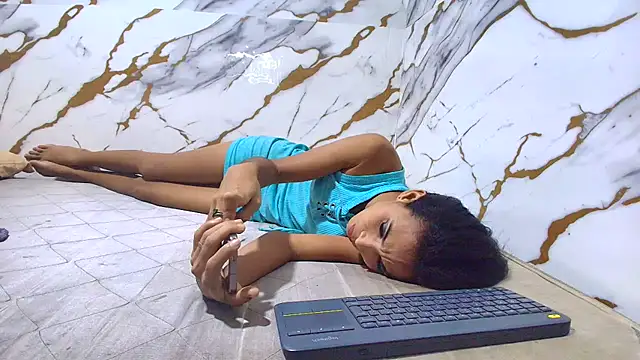 Snapshot of luciana_daza chatting on 8, 3, 2026 luciana daza online show from 8, 3, 2026