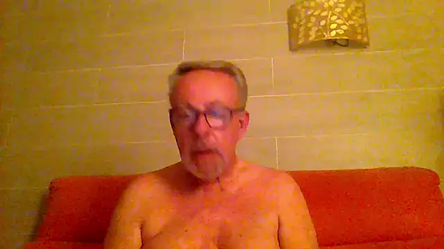 Snapshot of tuggy59 chatting on 27, 5, 2026 tuggy59 online show from 27, 5, 2026