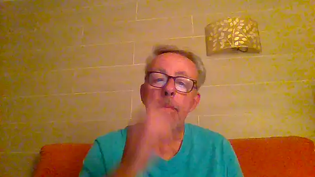 Snapshot of tuggy59 chatting on 28, 5, 2026 tuggy59 online show from 28, 5, 2026