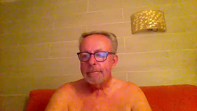 Snapshot of tuggy59 chatting on 30, 5, 2026 tuggy59 online show from 30, 5, 2026