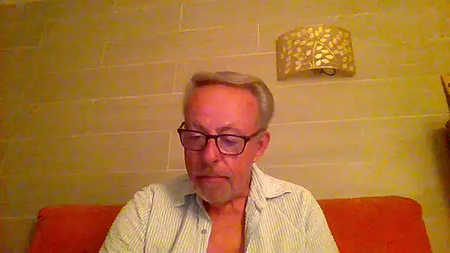 Snapshot of tuggy59 chatting on 2, 6, 2026 tuggy59 online show from 2, 6, 2026