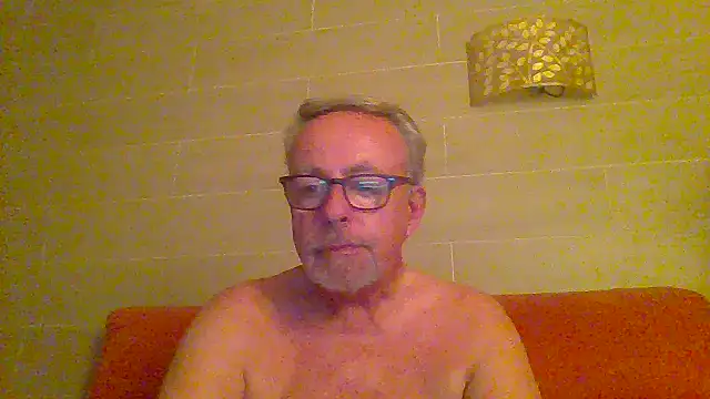 Snapshot of tuggy59 chatting on 23, 6, 2026 tuggy59 online show from 23, 6, 2026