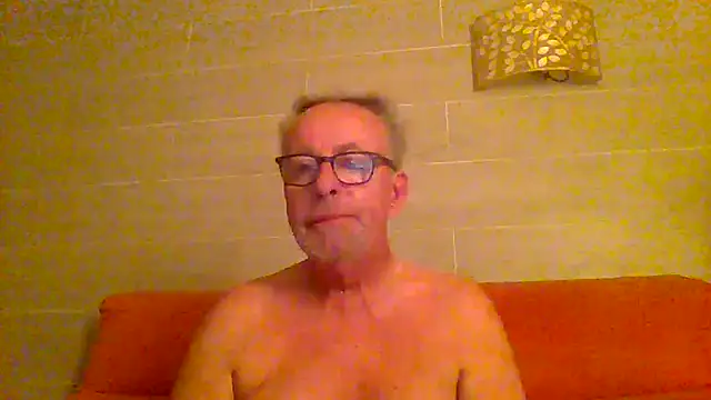 Snapshot of tuggy59 chatting on 7, 7, 2026 tuggy59 online show from 7, 7, 2026