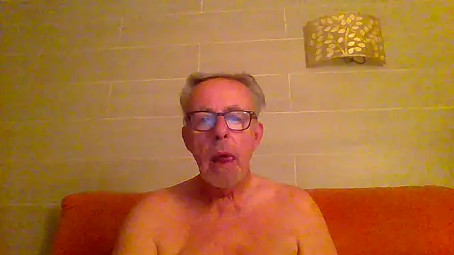 Snapshot of tuggy59 chatting on 14, 7, 2026 tuggy59 online show from 14, 7, 2026