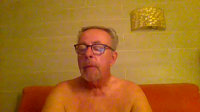 Snapshot of tuggy59 chatting on 18, 7, 2026 tuggy59 online show from 18, 7, 2026