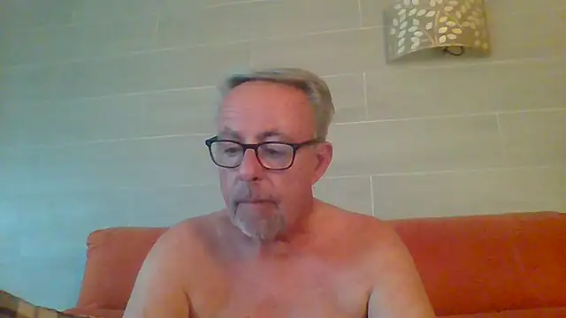Snapshot of tuggy59 chatting on 20, 7, 2026 tuggy59 online show from 20, 7, 2026