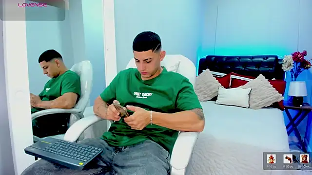 Snapshot of Alex_cute77 chatting on 9, 6, 2026 Alex cute77 online show from 9, 6, 2026