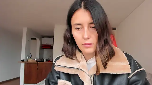 zoe jeane beker online show from 13, 2, 2025