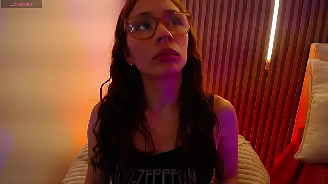 Snapshot of Katy_Van chatting on 21, 2, 2026 Katy Van online show from 21, 2, 2026